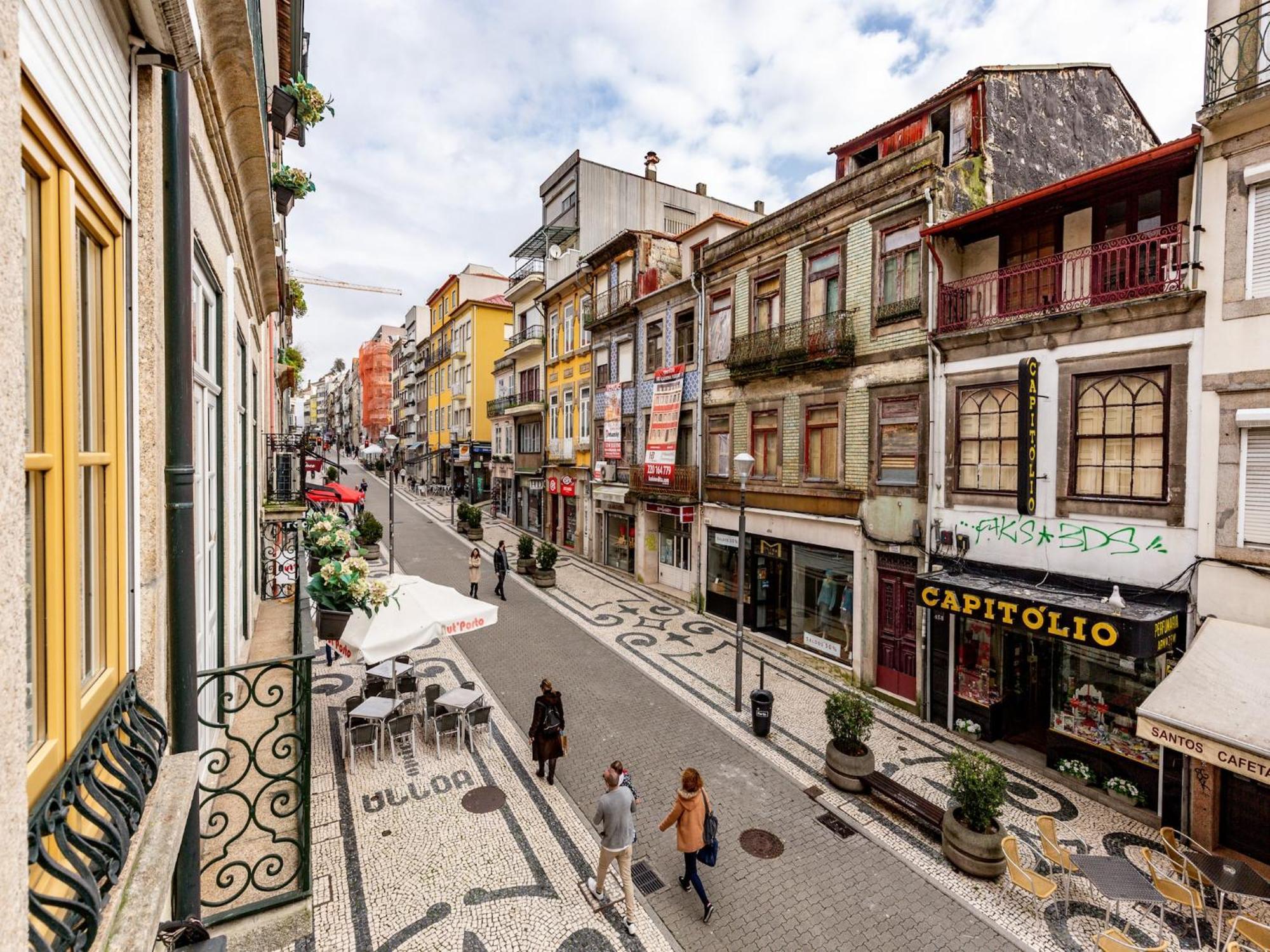 Centrally Located In Apartamento Oporto