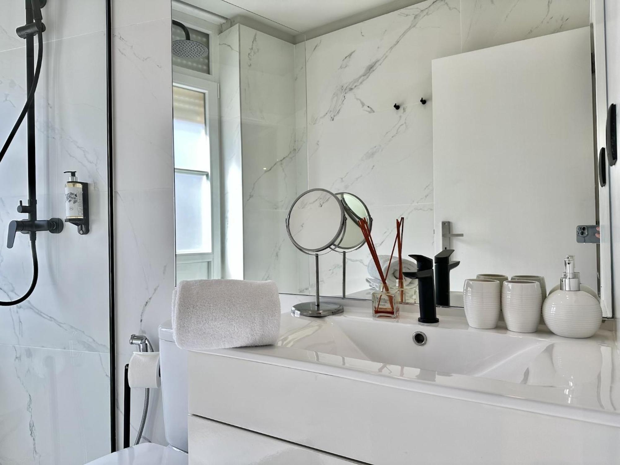 Centrally Located In * Oporto